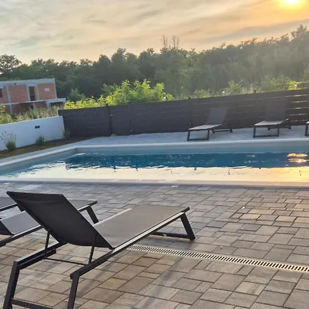 Story, With Heated Pool Privlaka (Zadar)